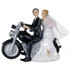 Couple de mariés à moto
